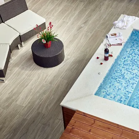 Savvas Luxury