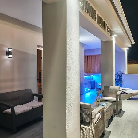 Savvas Luxury ラガナス