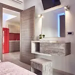 Savvas Luxury Laganász