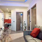 Savvas Luxury Laganász