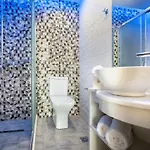 Savvas Luxury Apartman Laganász