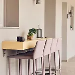 Savvas Luxury Laganász