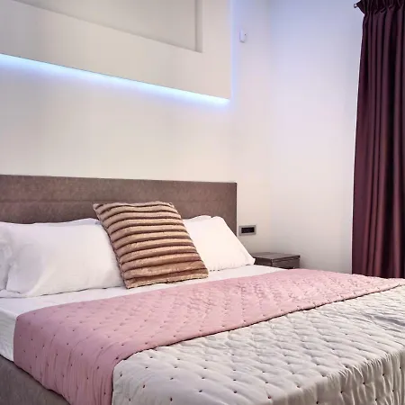 Savvas Luxury Λαγανάς