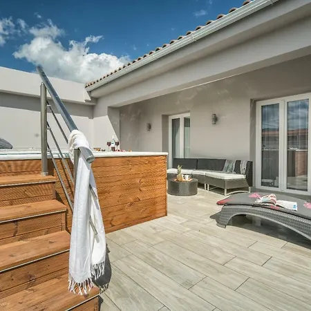 Savvas Luxury * Laganas