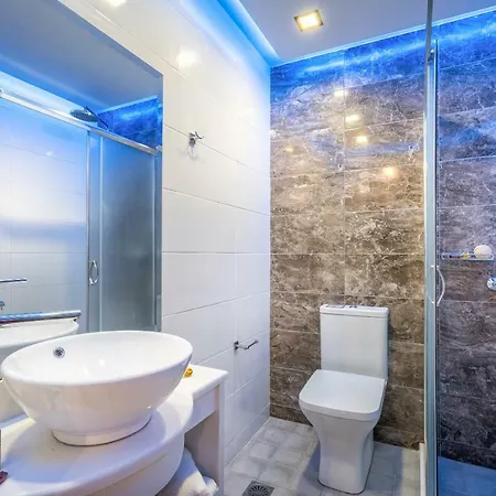 Savvas Luxury * لاغاناس