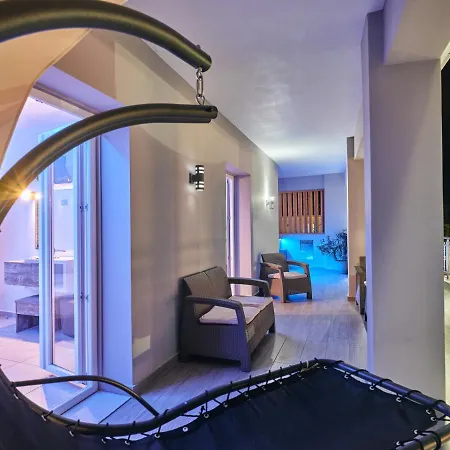 Savvas Luxury لاغاناس